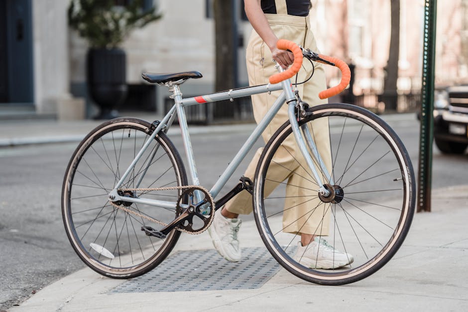 Why High-Quality Bike Sneakers are Essential for Daily Commutes