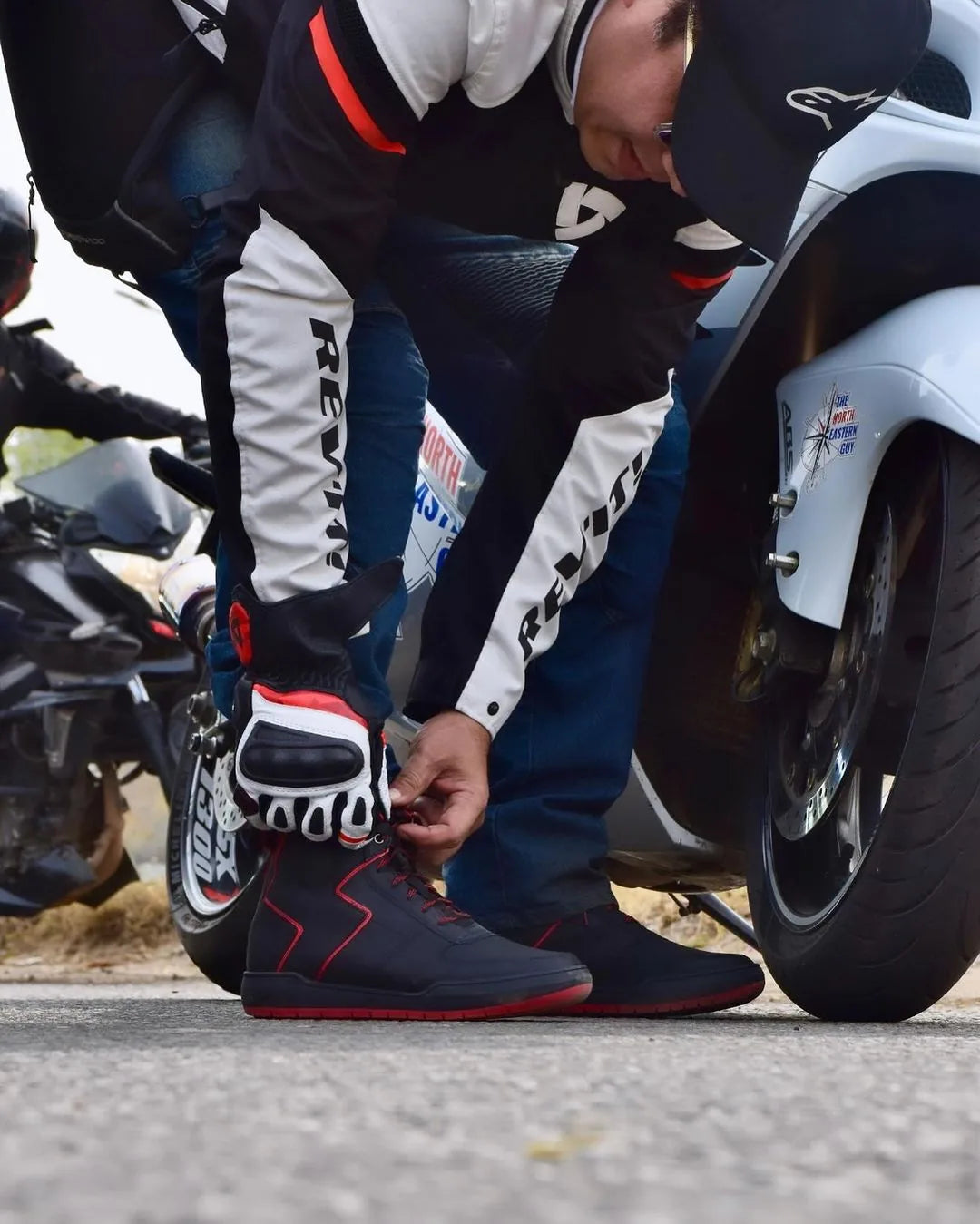 Rider lacing Clan Stealth riding shoes